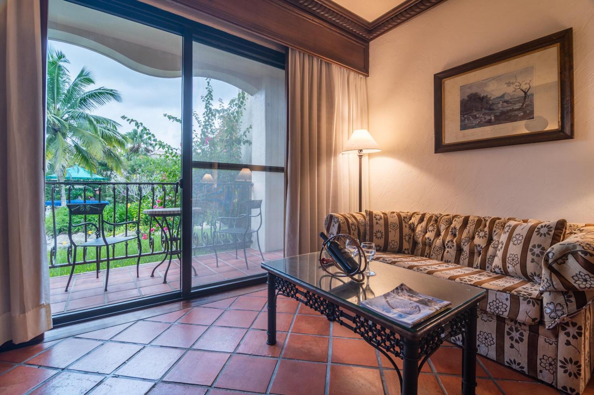 프라미스드랜드 리조트&라군 서우펑 외부 사진 A living room at the resort