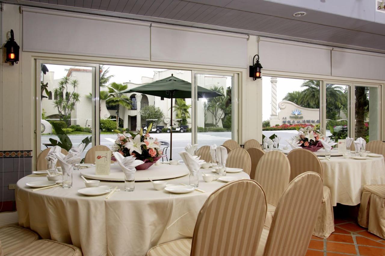 프라미스드랜드 리조트&라군 서우펑 외부 사진 The interior of the restaurant